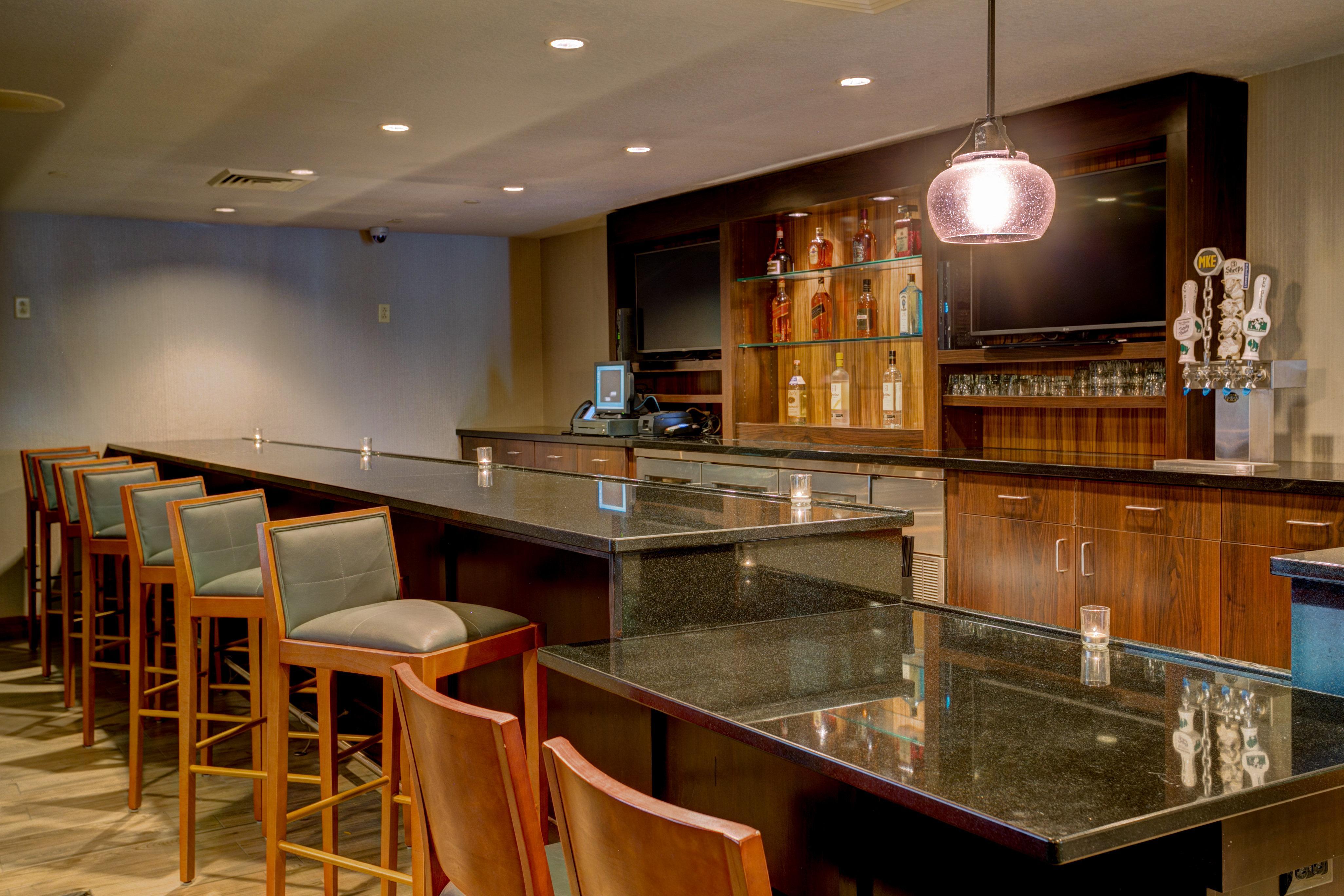 Holiday Inn Milwaukee Airport By Ihg Exterior foto