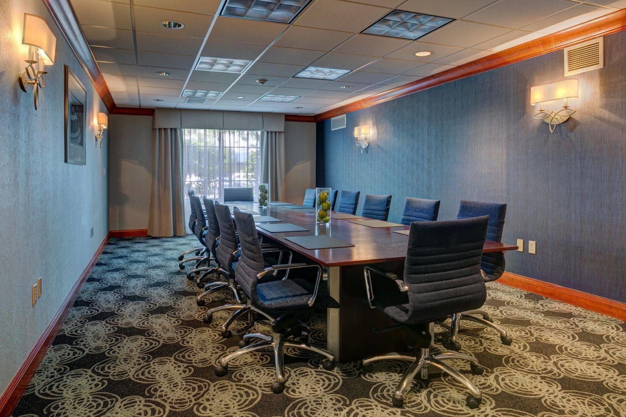 Holiday Inn Milwaukee Airport By Ihg Exterior foto